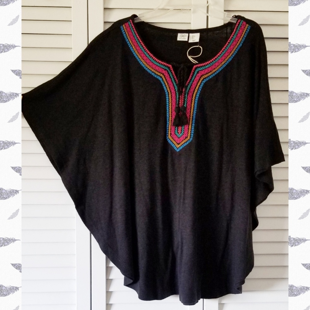 Artisan NY Boho Poncho/Cape Style Embroidered Top